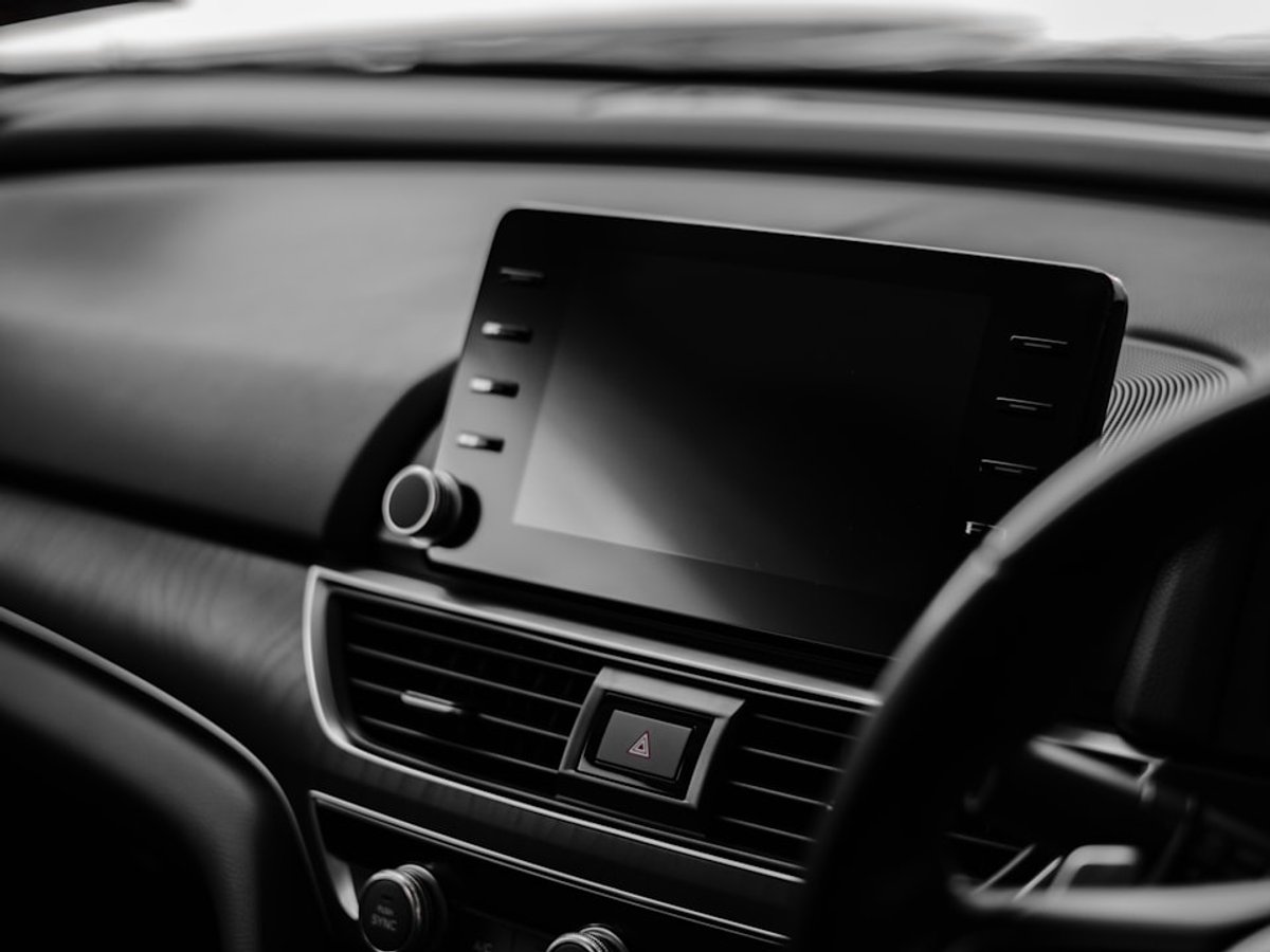 Film anti-espion écran central polarisé 180° voiture — XPERIENCE VISION