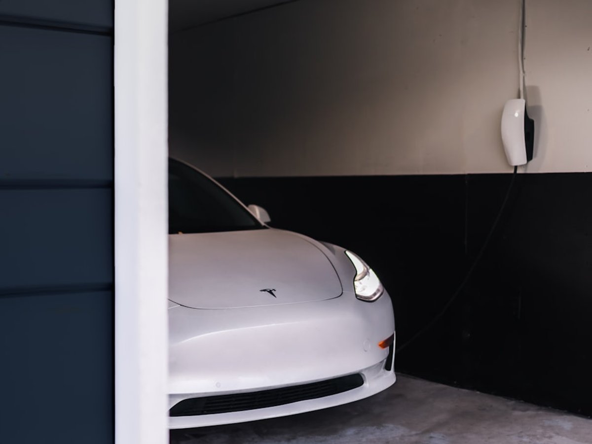 Support câble recharge mural crochet garage — XPERIENCE VISION